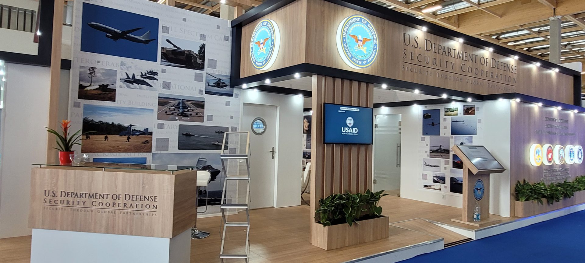 Department of Defense (US) - custom trade show booth