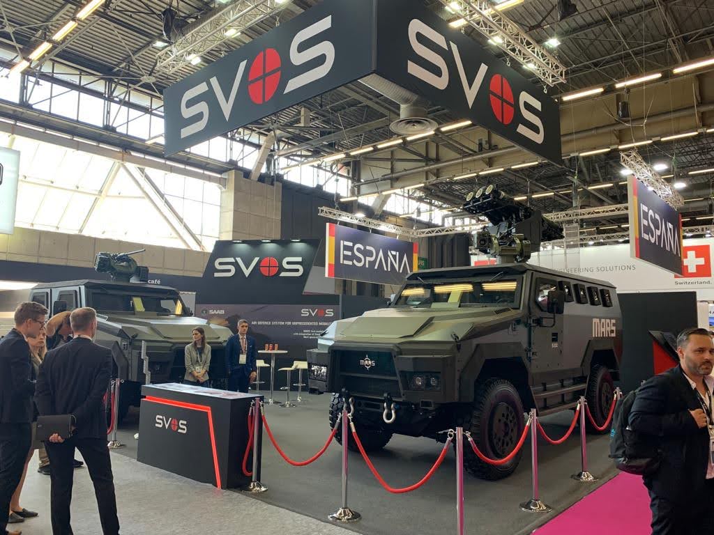 SVOS - custom trade show design